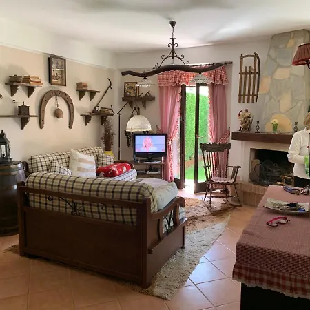 La Casa Del Pino Argentato Appartamento Ateleta
